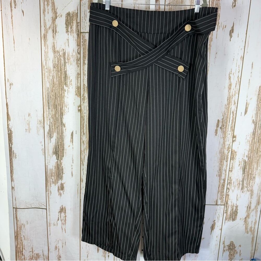 SHEIN Curve, Black Pinstripe Wide Leg Pants. Size 4XL. Elastic Waist.
